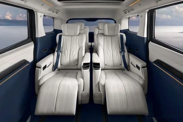 Seats for the 6-seat version of the Buick Century news-640-427