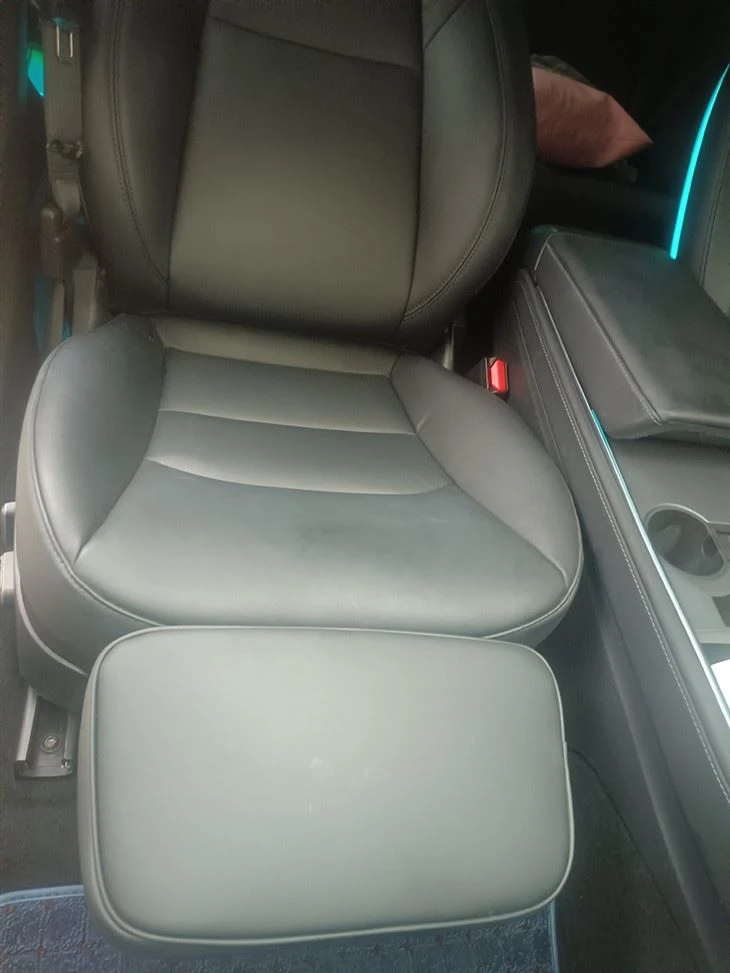 Tesal Model Y & 3 Car Seat Leg Rest For Sale