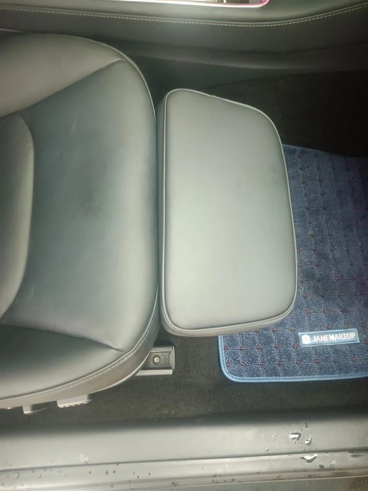 foot rest for Tesal model Y & 3 car seat