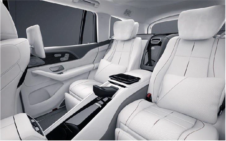 The GLS450 Interior Is Upgraded To The GLS600 With Up To 50 Accessories, Atmosphere Lights, Seat Assembly, Decorative Panels, Etc