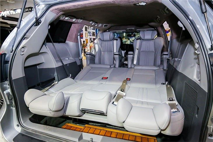 Sienna rear bench seat for 3 people