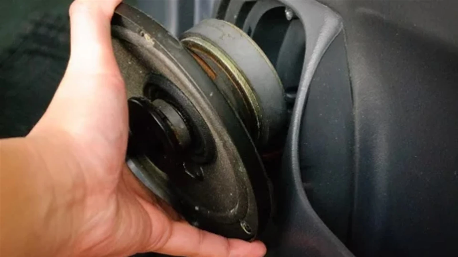 Luxury Car Speakers Luxury Car Speakers